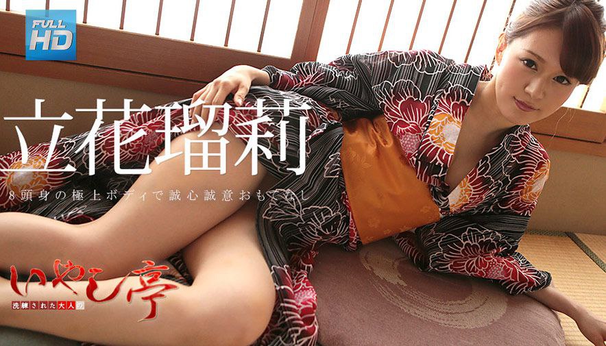 黑框眼镜极品美少女！超高颜值道具自慰！跳蛋塞穴爆菊花，双洞齐开太骚了，爽的流了一地水